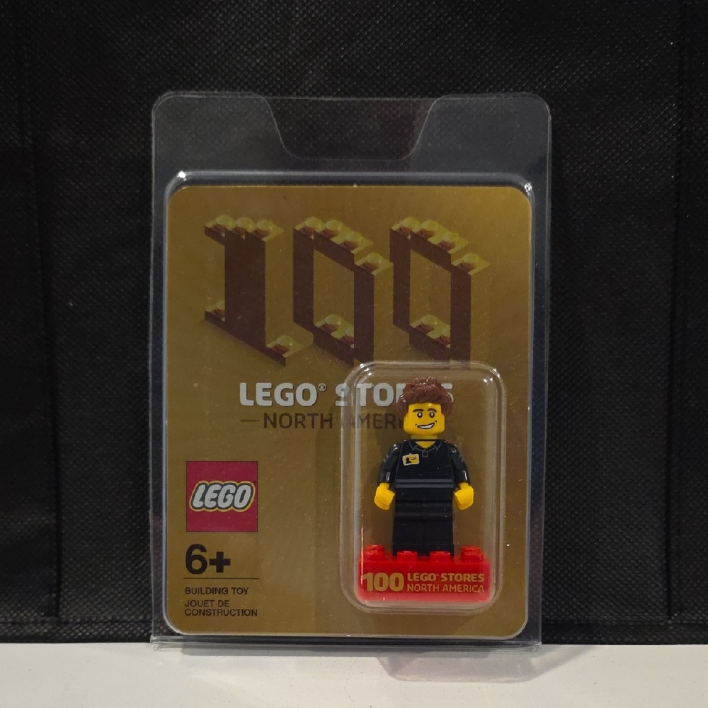 LEGO Gold and Black 100 Stores Minifigure